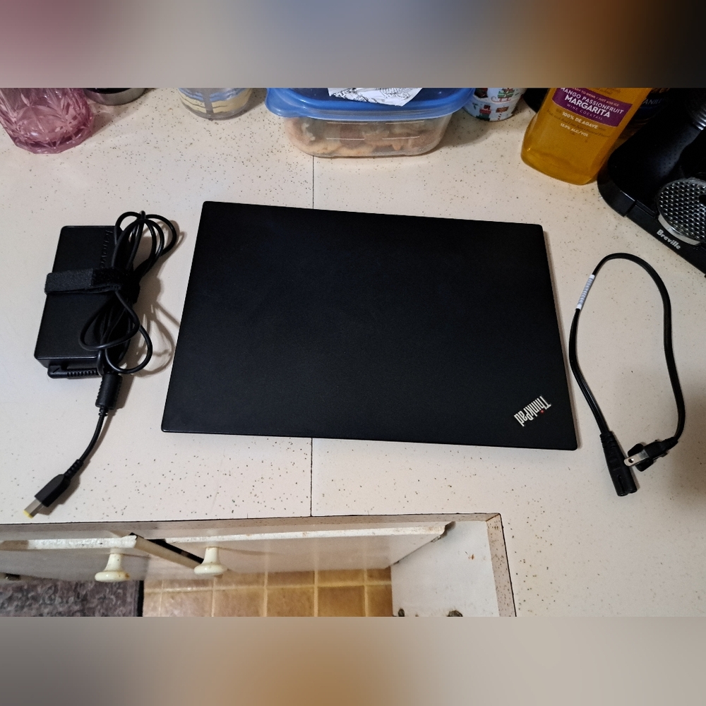 Refurbished Lenovo ThinkPad T470s i5-7300U,2TB NVMe SSD,40GB RAM,Wifi 6E,4G LTE - Picture 8 of 12